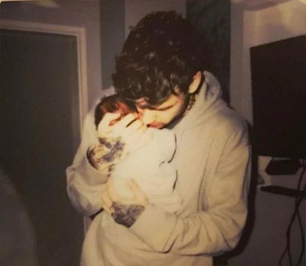c51644b2d1dd-liam-payne-baby-bear-born-z.jpg Former One Direction member Liam Payne holding his son, Bear, whom he shares with ex-girlfriend Cheryl Cole